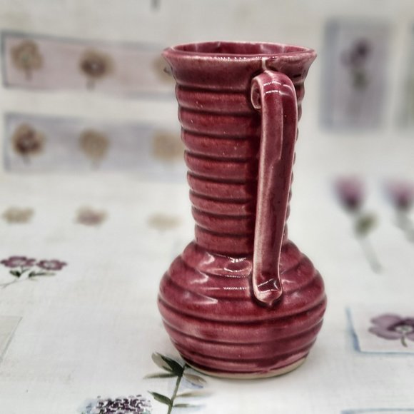 Vintage Art Pottery Vase USA Small Mulberry Ceramic Ribbed Two Handle - Picture 4 of 8